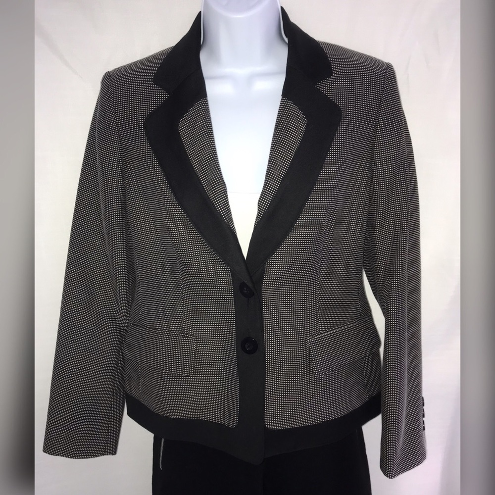 Petite Ann Klein black & cream blazer - EUC